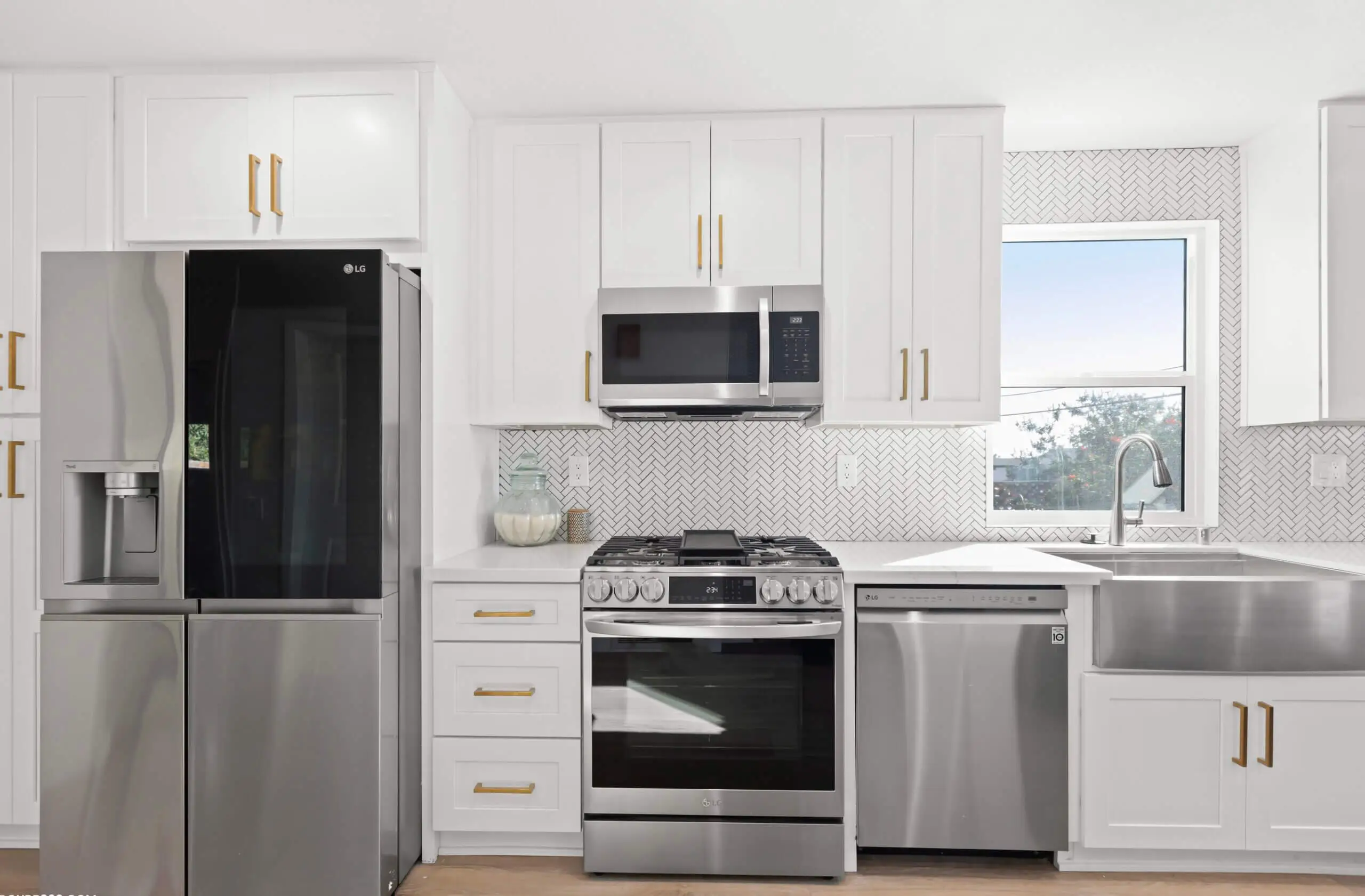 White shaker cabinet kitchen remodel in Linda Vista San Diego by Elements Design & Build